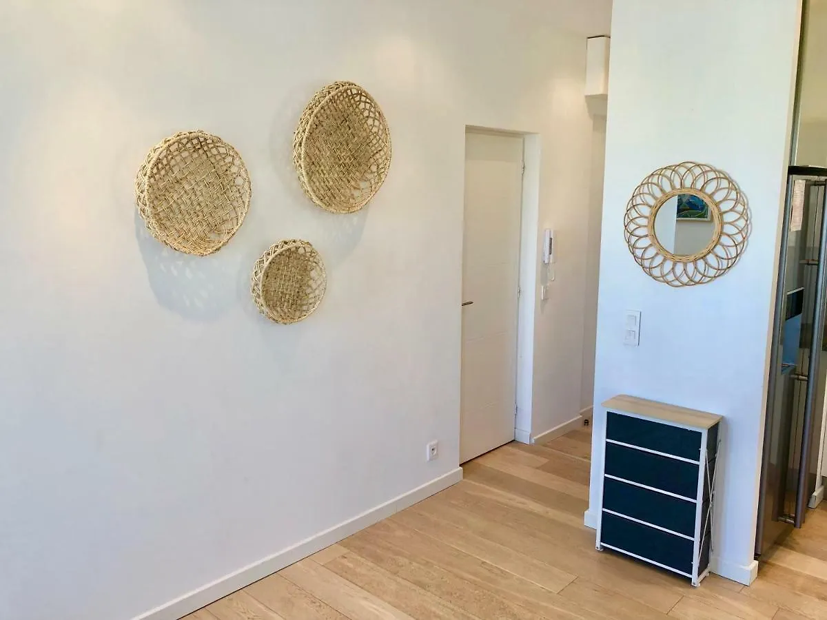 Bright & Modern Apartment In The Heart Of Antibes